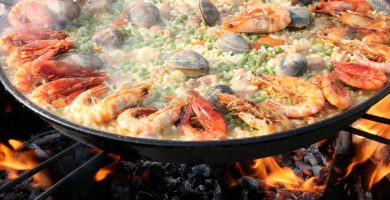 Comer paella de marisco en calpe